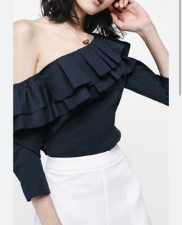 (Category: ) located in . Submitted by clearclearcloset (Listing ID 1231664591, Image 1). Description: .