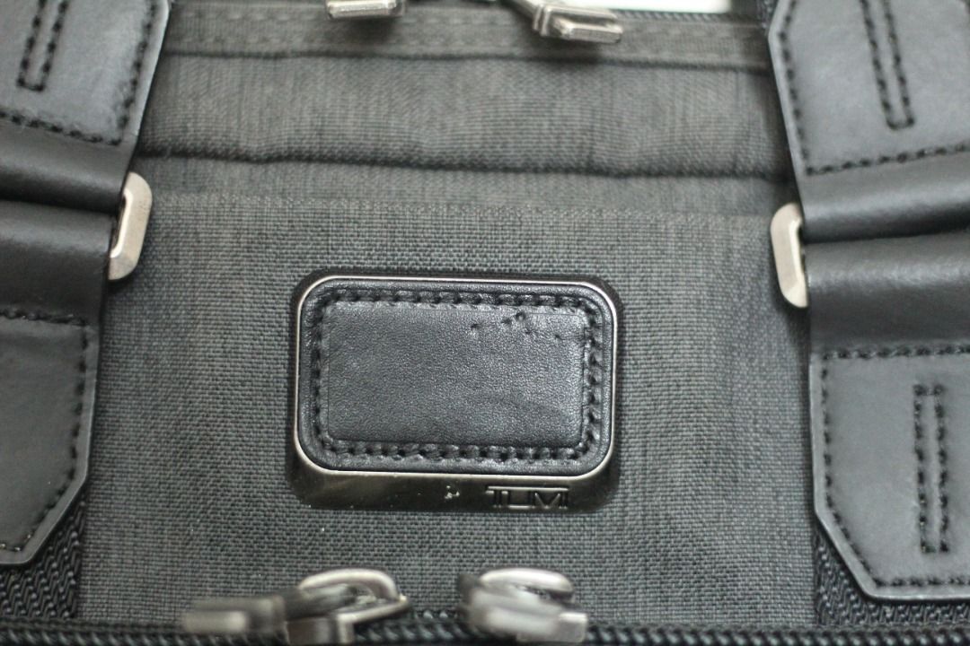 Tumi alpha bravo deals albany slim