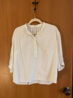 UNIQLO 3/4 Sleeves Linen Rayon Blend Blouse in Beige