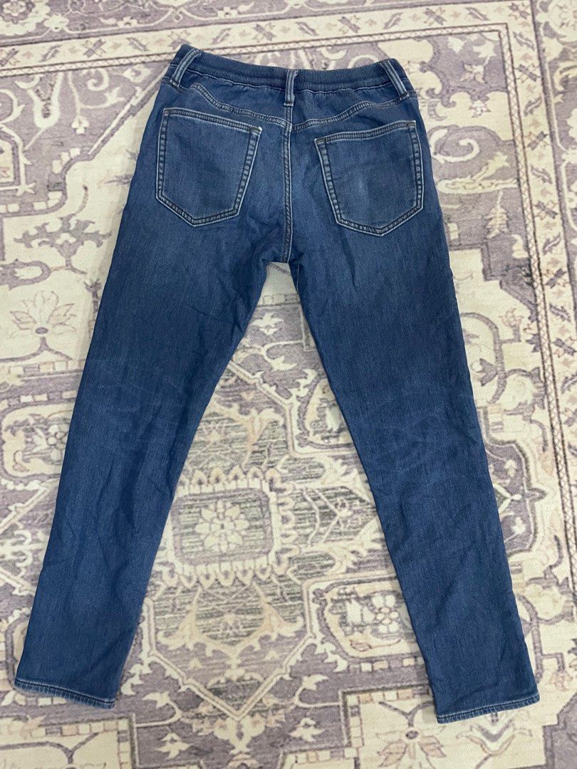 Uniqlo ezy ultra stretch jeans blue, Men's Fashion, Bottoms, Jeans on  Carousell