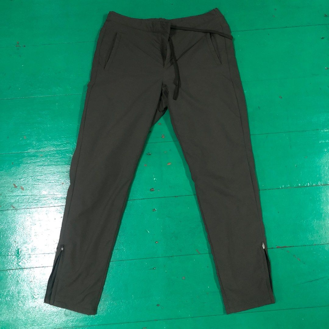 UNIQLO TRack pants, Men's Fashion, Bottoms, Joggers on Carousell