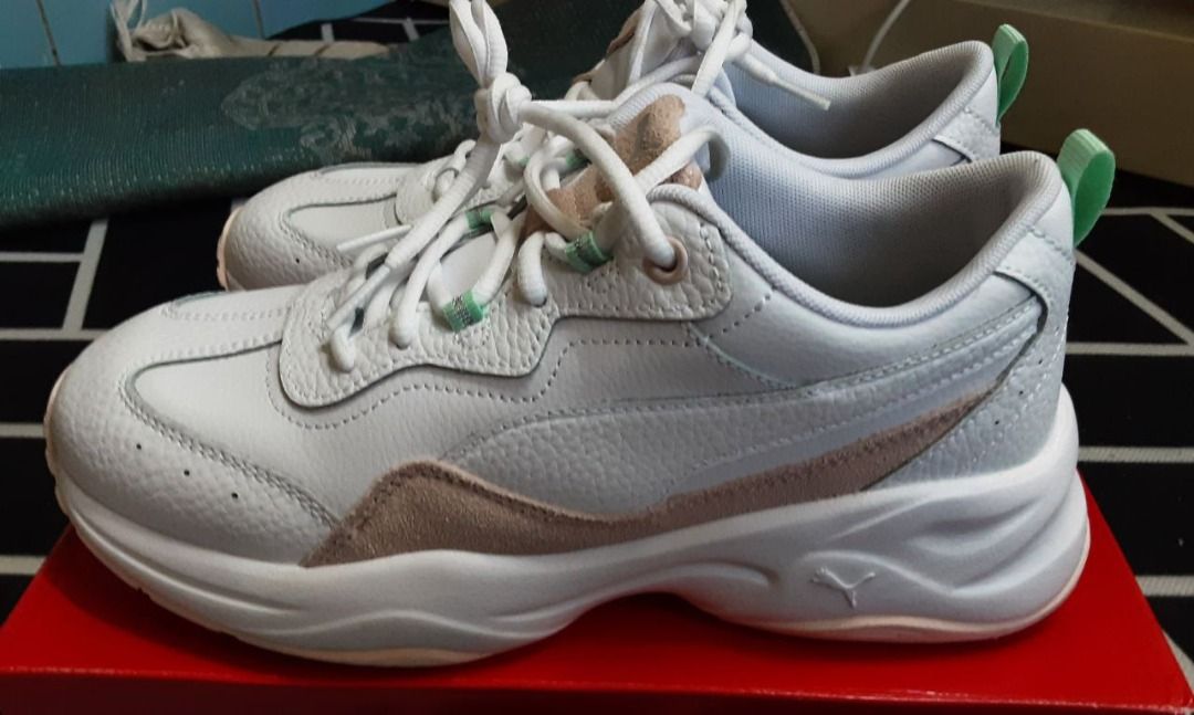 Puma cilia blancas top