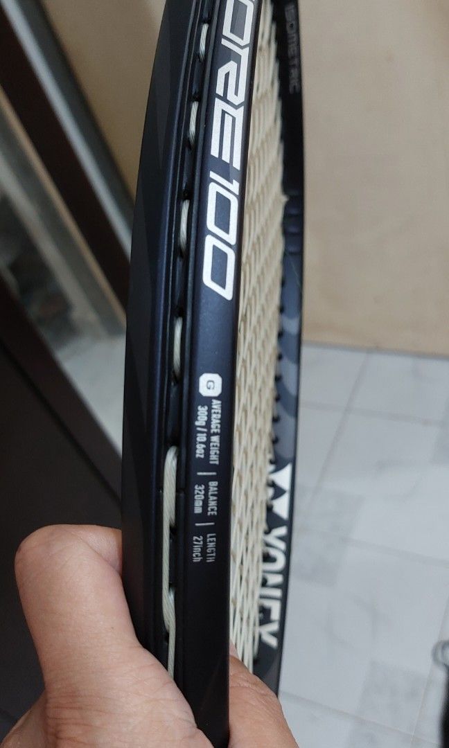 YONEX VCORE 100 2018 GRIP2, 運動產品, 運動與體育, 運動與體育- 球拍