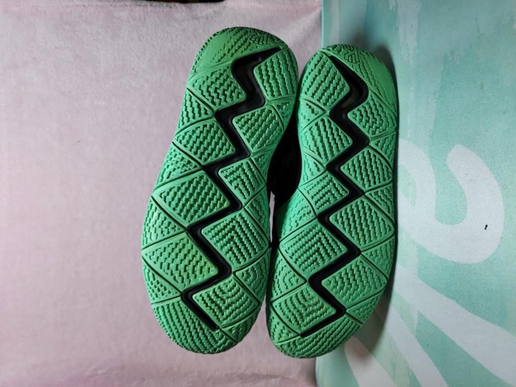 Kyrie 4 black sonic yellow purple venom outlet