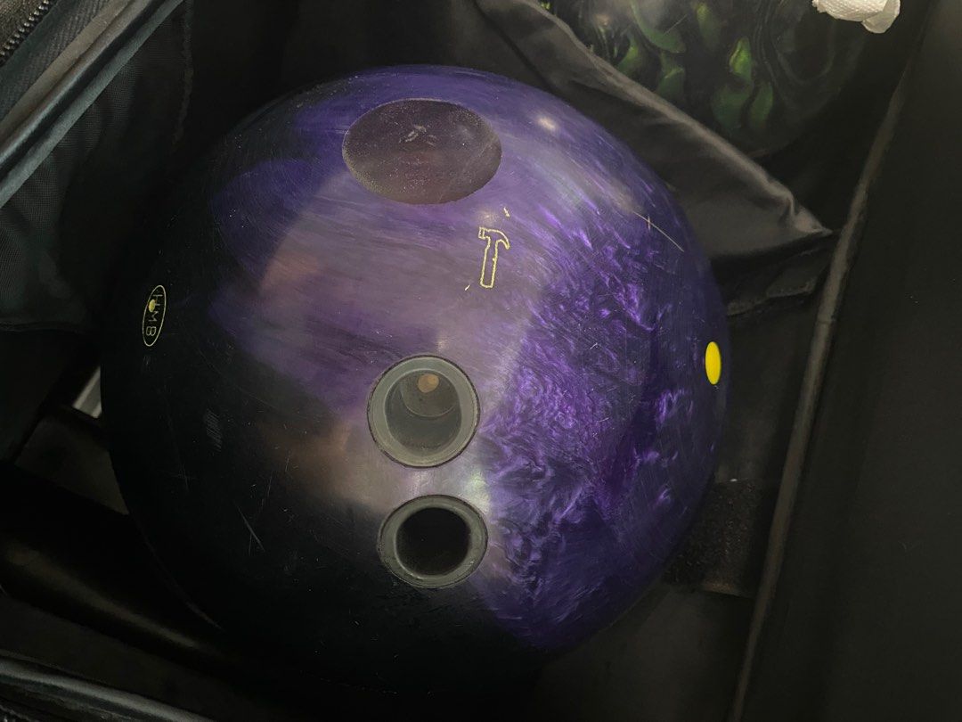 15lbs black widow dark legend hybrid hammer bowling ball, Sports