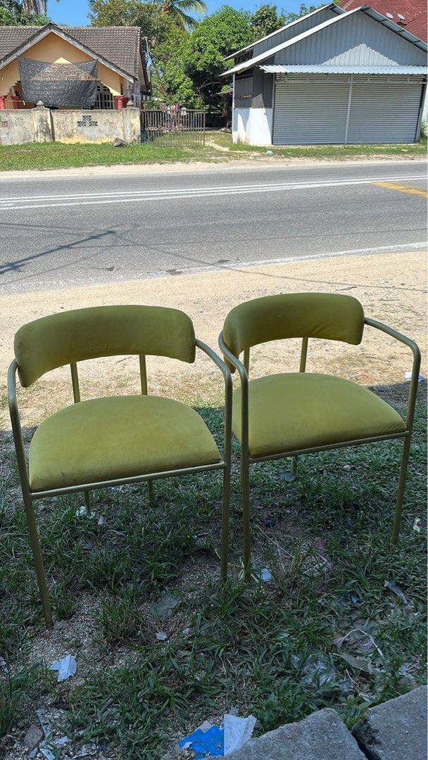 2 unit chairs ( outlet Kelantan, Furniture & Home Living, Furniture