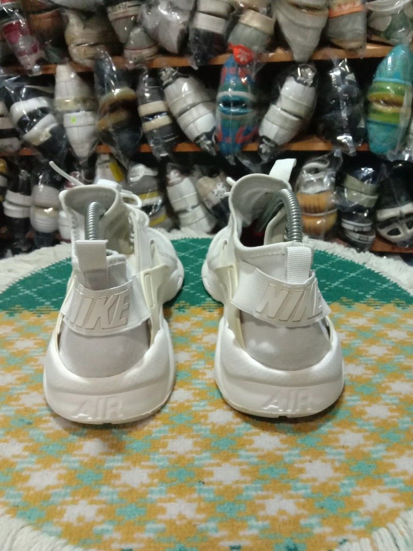 7.5 uk nike huarache all white Men s Fashion Footwear Sneakers