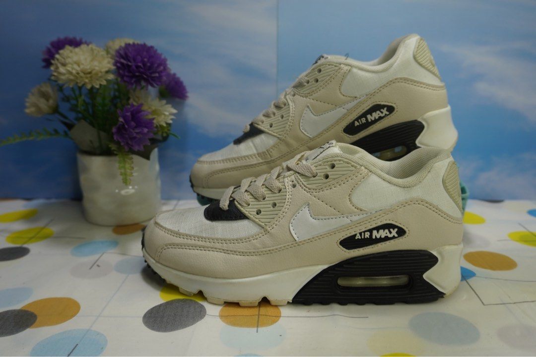 78. Nike Air Max 90 Essential Ivory size 36 Insole 22.5 cm Made in