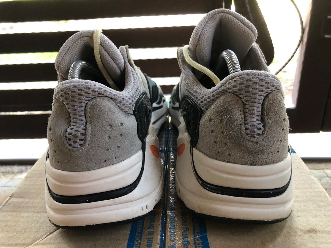 Yeezy sales 700 wr