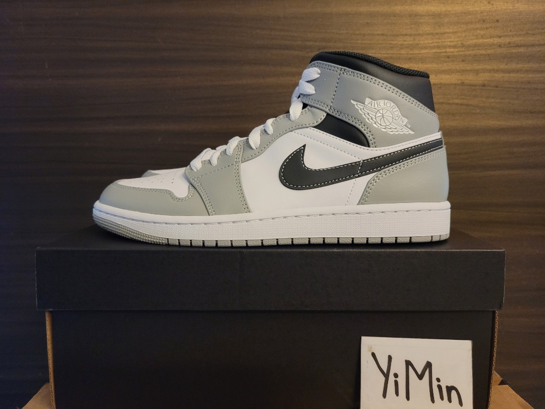 Air Jordan 1 Jordan 1 Mid "Light Smoke Grey Anthracite", Men's Fashion