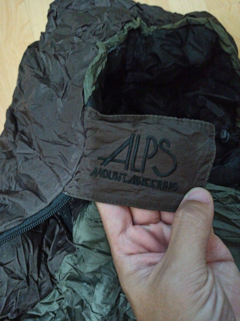 Alps Engineering Desert Pine 20 sleeping bag, Sports Equipment, Hiking
