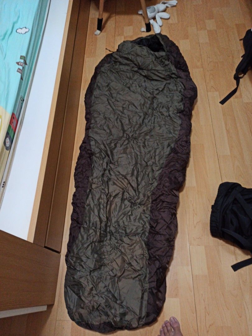 Alps Engineering Desert Pine 20 sleeping bag, Sports Equipment, Hiking