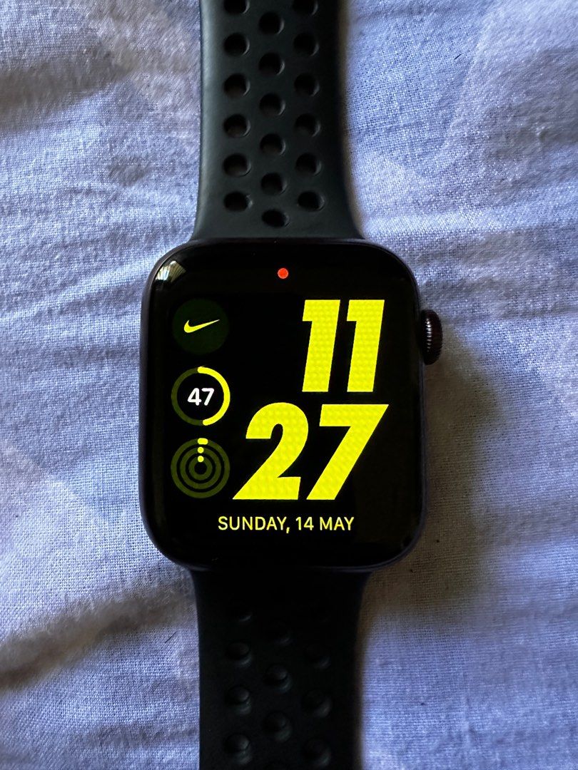 Apple watch on sale 4 nike amazon