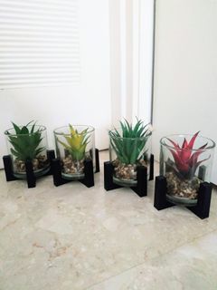 Artificial succulent plants