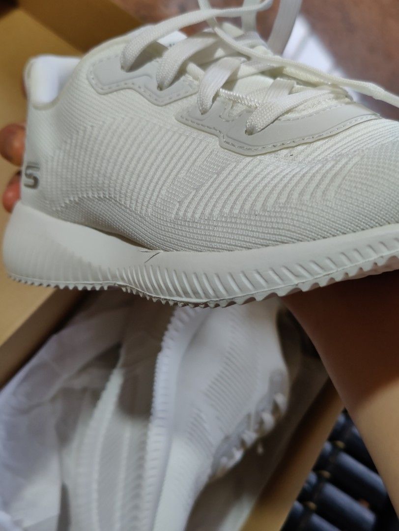 As good as new White skechers shoes