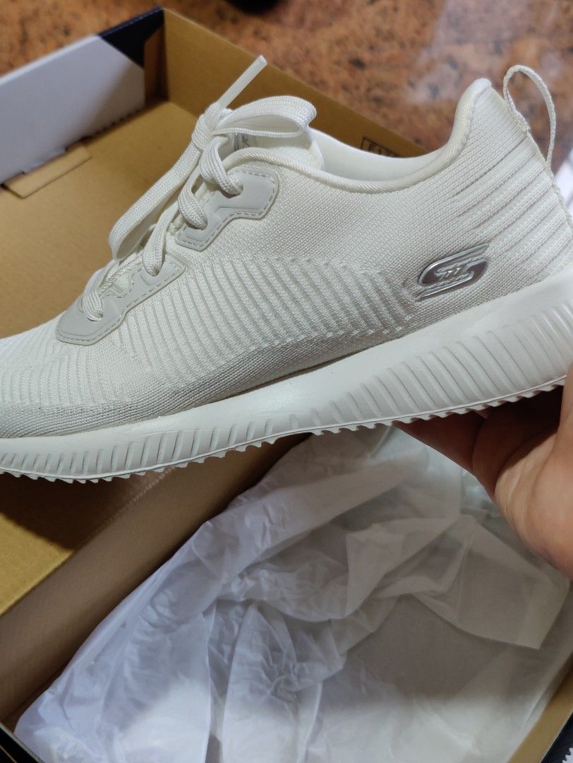 New best sale white skechers