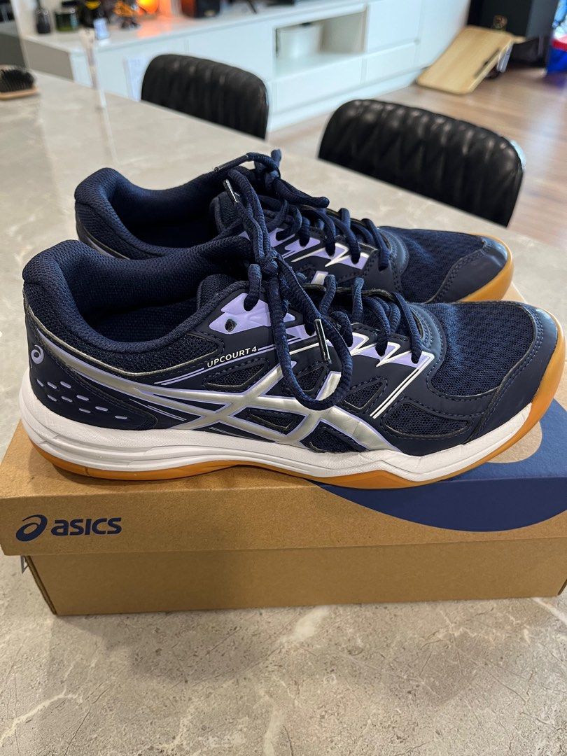 Asics discount size 4
