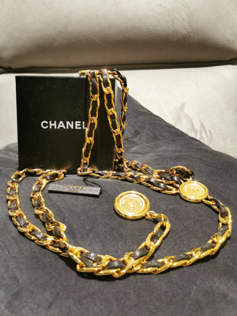Chanel Vintage Medallion Chain-Link belt