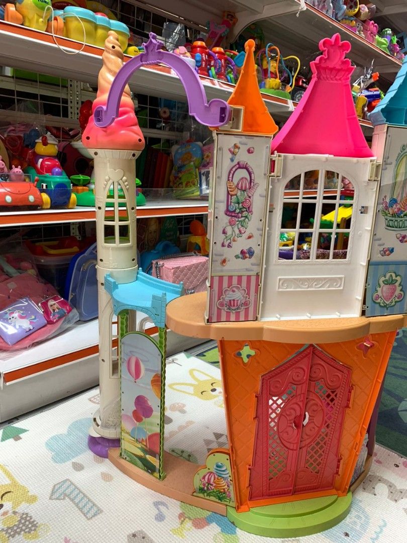 Barbie dreamtopia sweetville shop castle