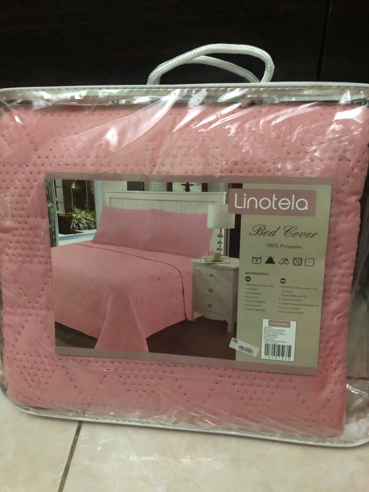 Bed cover linotela informa on Carousell