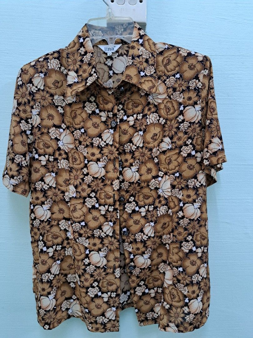 Blouse (Category: Blouses) located in Singapore. Submitted by laughter5691 (Listing ID 1231833739, Image 3). Description: new.