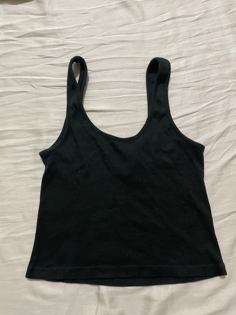 BNWOT Brandy Melville Aden basic lace top tank bow, Women's Fashion, Tops,  Sleeveless on Carousell