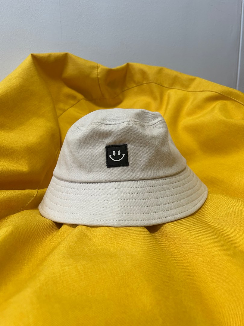 Bucket Hat, Women's Fashion, Watches & Accessories, Hats & Beanies on
