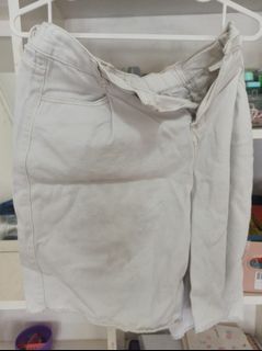 Celana pendek jeans kasual - korean style