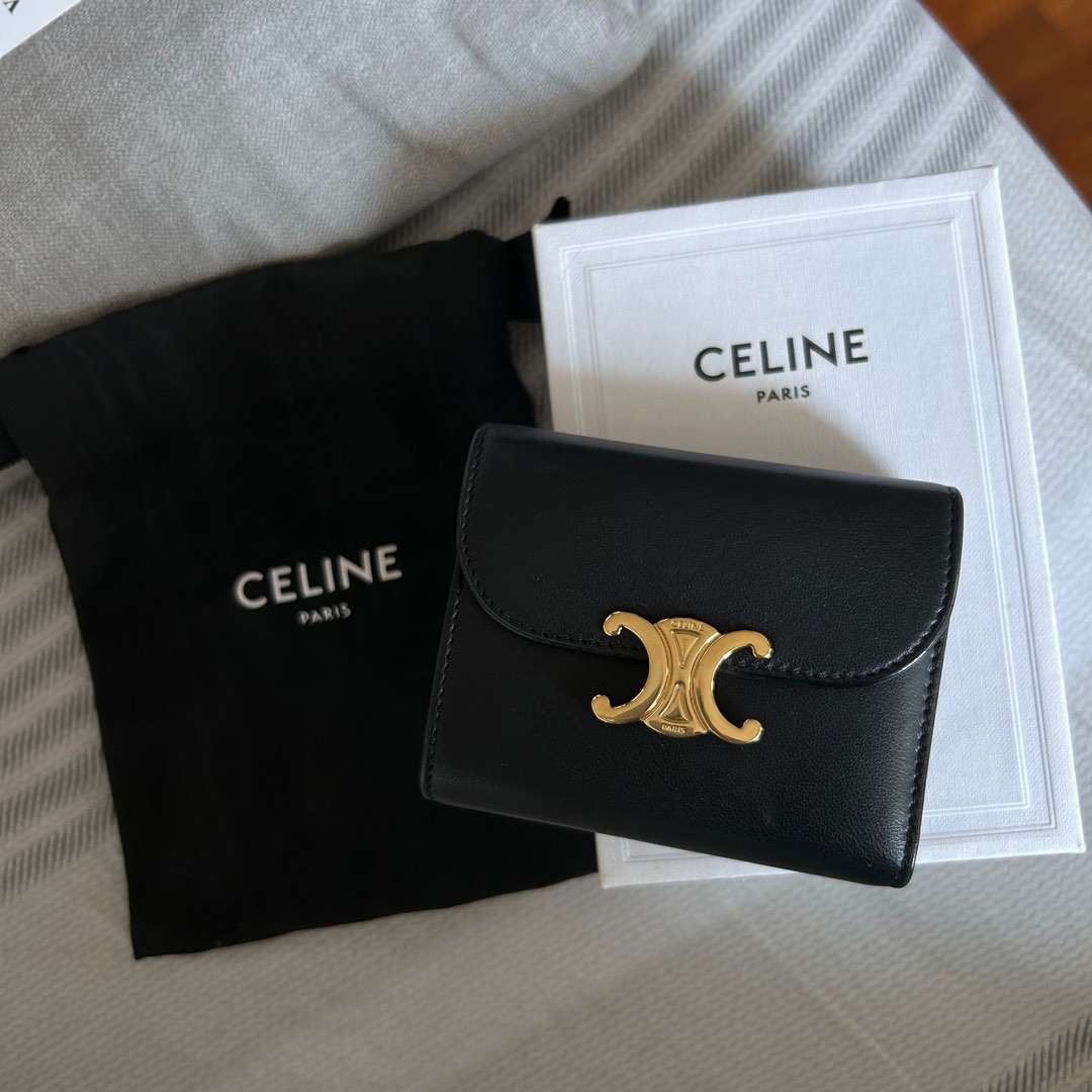 Celine SMALL WALLET TRIOMPHE IN SHINY CALFSKIN BLACK (used), Luxury
