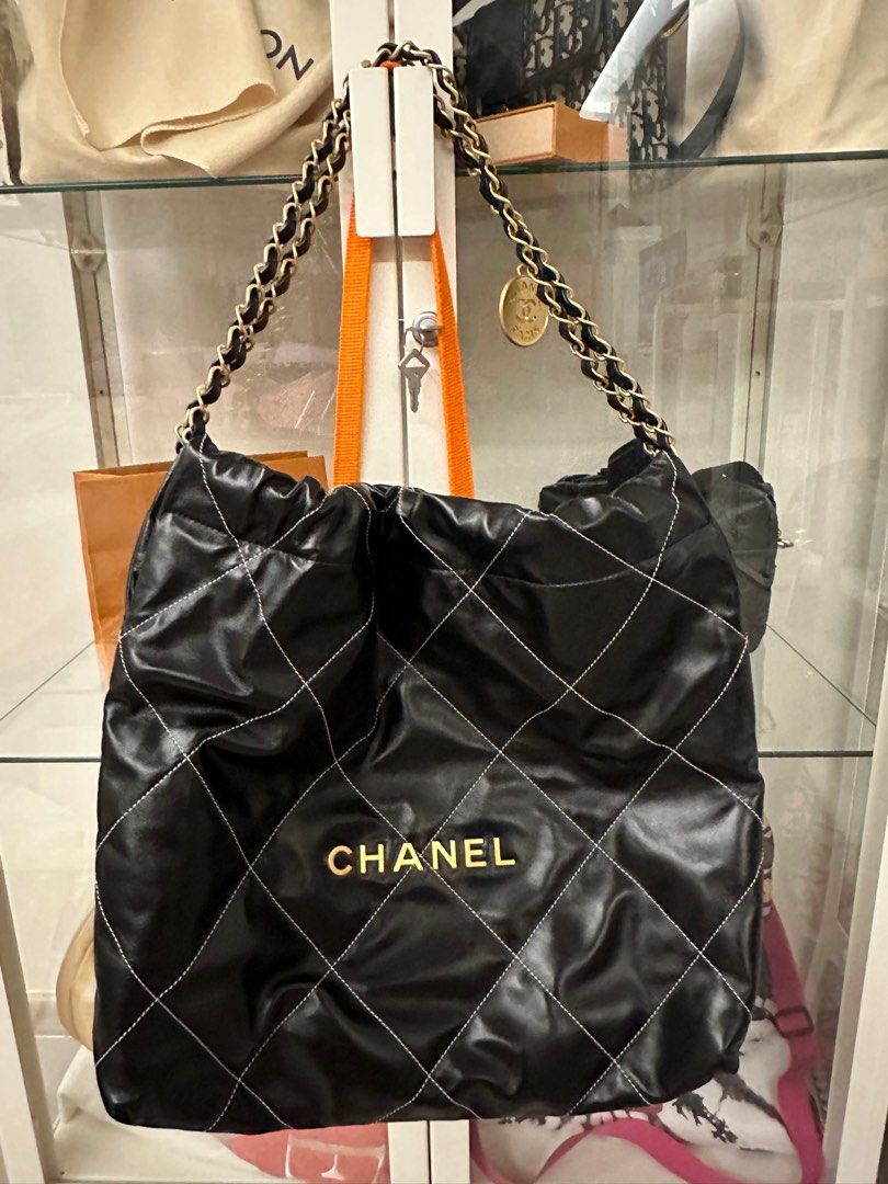 💯% Authentic Chanel Black Caviar GST in GHW
