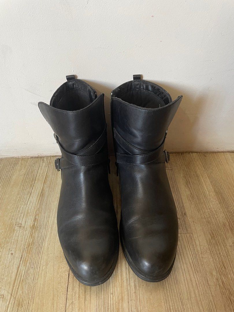 clarks black boots