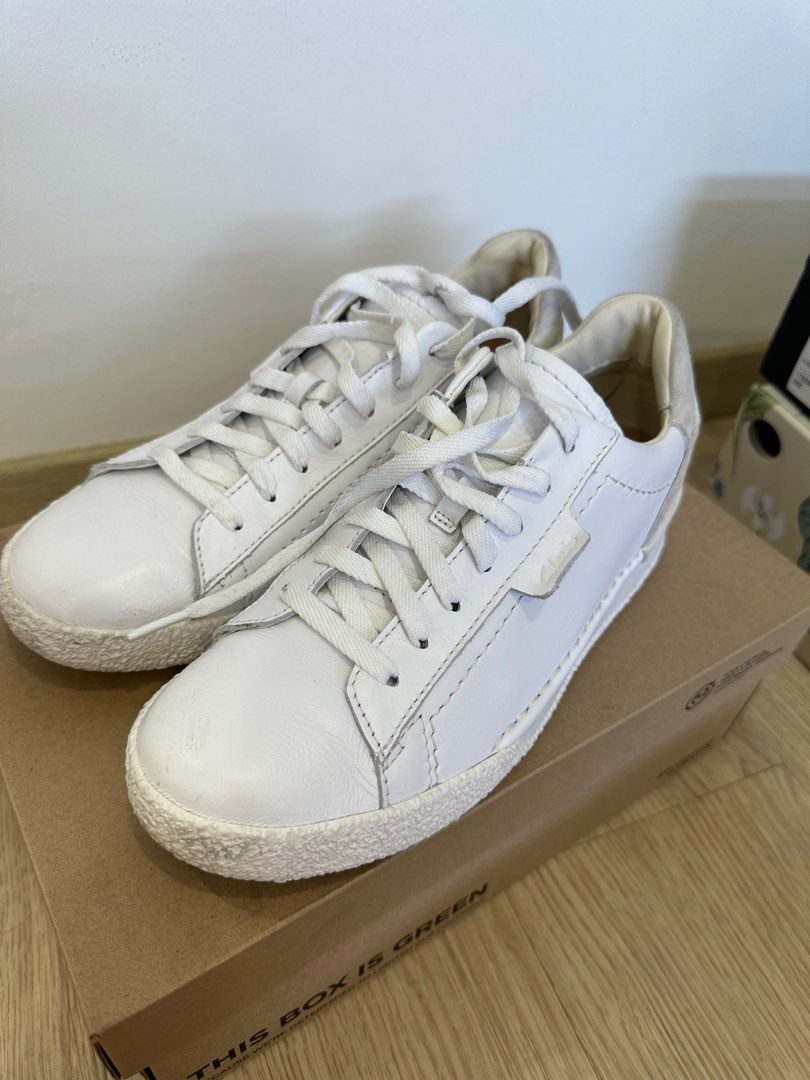 Clarks white leather shop shoes