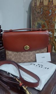 (Kategori: ) berada di . Dikirim oleh razhbags (ID iklan 1231885502, Gambar 1). Deskripsi: .