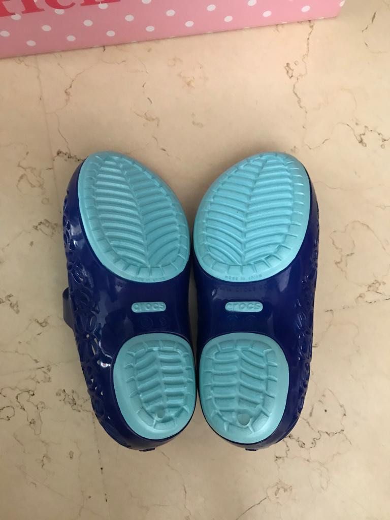 Cotton online on crocs