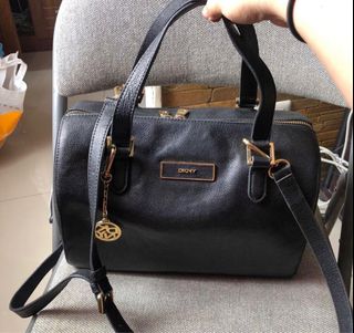 (Category: ) located in . Submitted by nerdycloset (Listing ID 1231799678, Image 1). Description: .