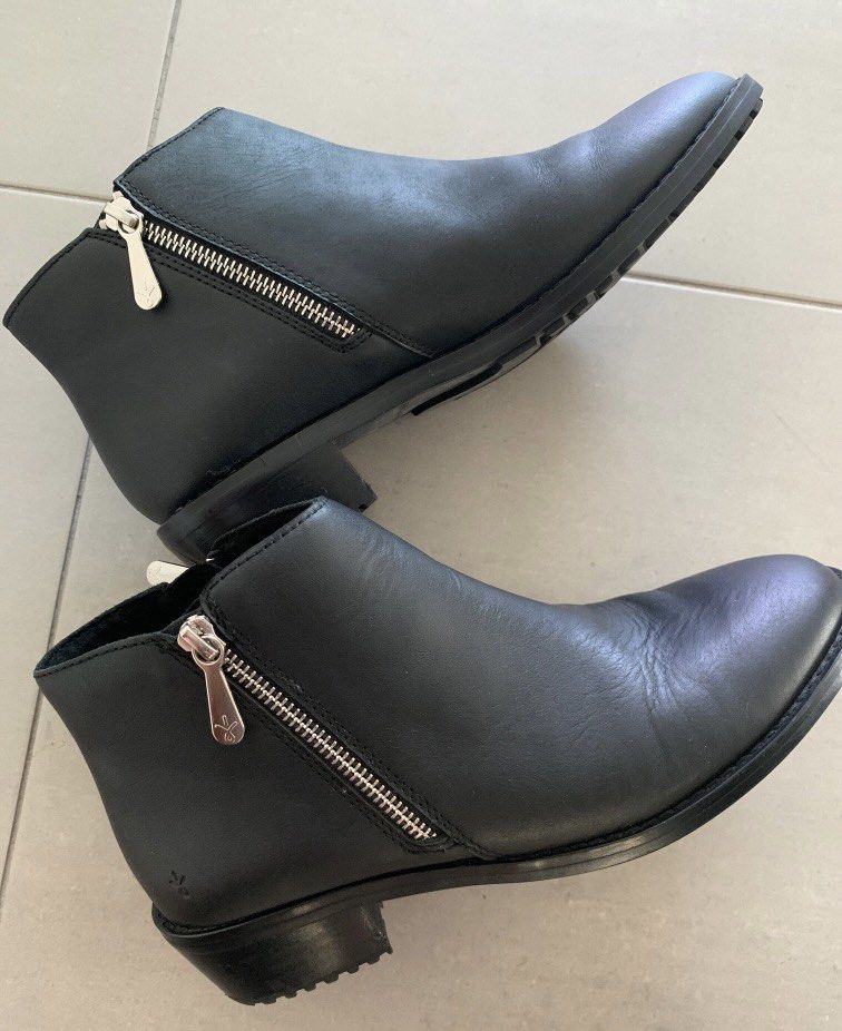Emu Acton Waterproof Leather Boots in Black