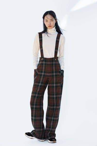 Excellent condition Zara plaid jumper medium P1,200, Women's Fashion,  Bottoms, Other Bottoms on Carousell