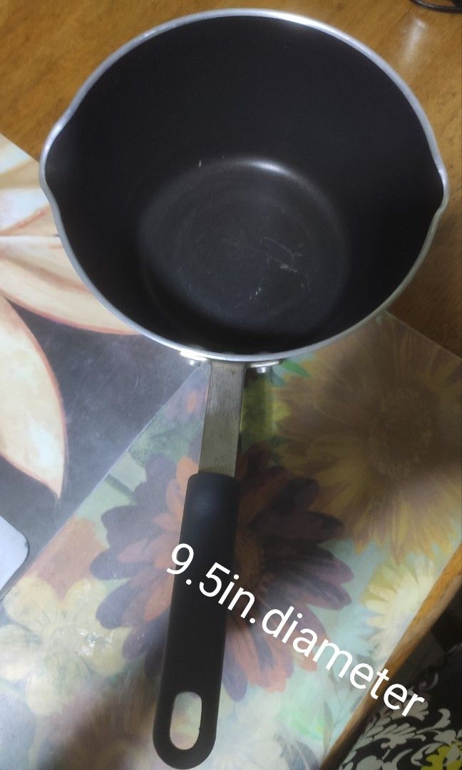 FARBERWARE DEEP PAN (Category: Cookware & Accessories) located in Rizal. Submitted by baltiq (Listing ID 1231878183, Image 1). Description: sale!!! Farberware brand rare deep pan; non stick, long handle no longer used with scratches inside pan almost 3L. capacity 📌gas, electric, ceramic use.