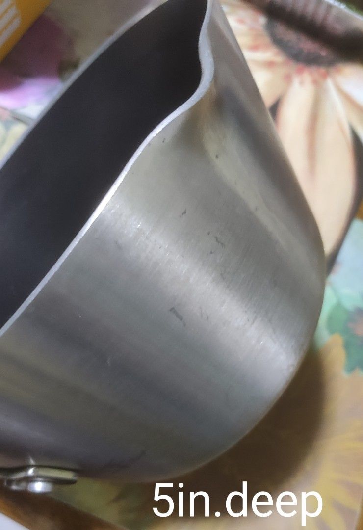 FARBERWARE DEEP PAN (Category: Cookware & Accessories) located in Rizal. Submitted by baltiq (Listing ID 1231878183, Image 3). Description: sale!!! Farberware brand rare deep pan; non stick, long handle no longer used with scratches inside pan almost 3L. capacity 📌gas, electric, ceramic use.