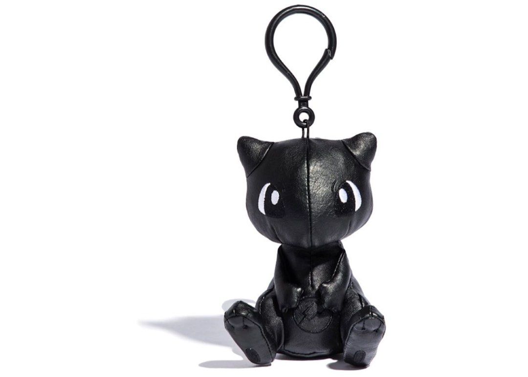Fragment x Pokémon Mew Thunderbolt Project Mascot, 興趣及遊戲 
