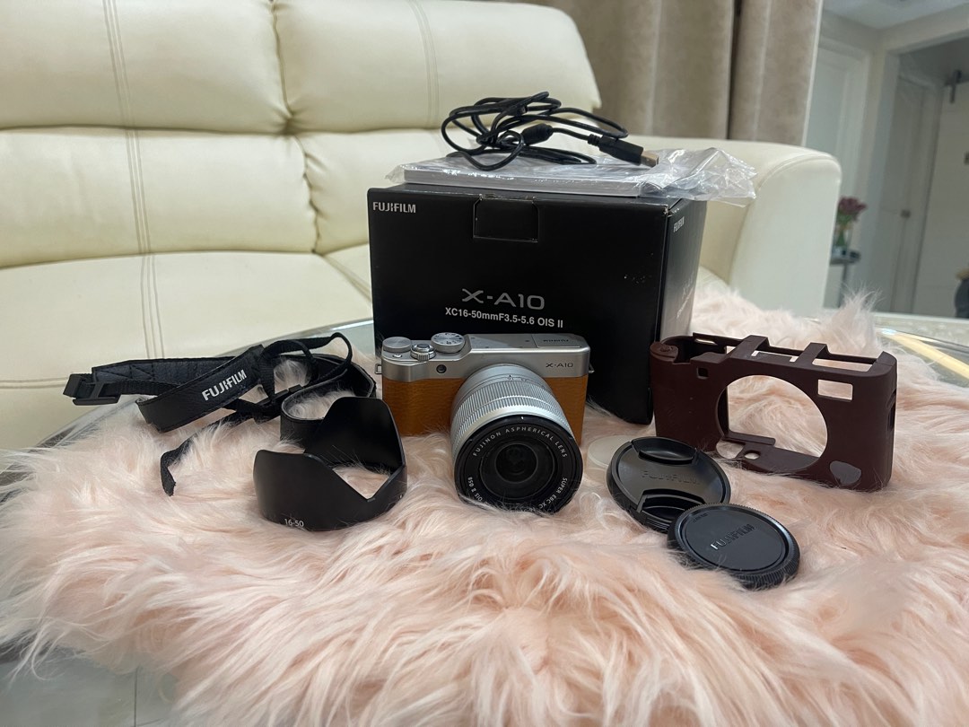 FujiFilm X-A10, Photography, Cameras on Carousell