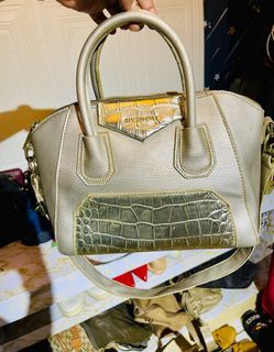Givenchy Antigona Medium Goatskin With Croc Touch