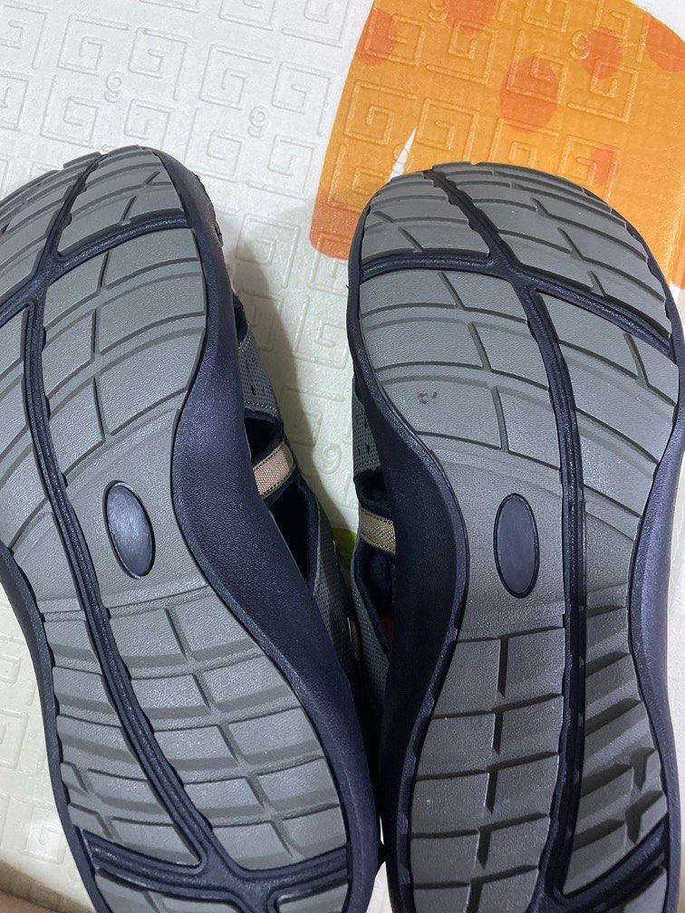 Grition Men’s Shoes (Category: Casual Shoes) located in Pasig City. Submitted by psgstuff (Listing ID 1231873598, Image 3). Description: Size Euro 43 RFS: too big :( It’s sooooo good but too big for my father :(.