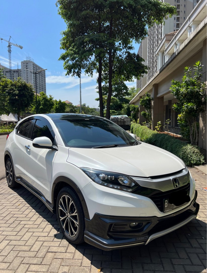 Honda HRV 1.8 AT Prestige Mugen White On Black Panoramic Sunroof, Mobil