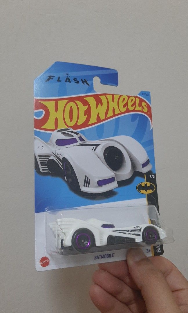 Hot wheels white batmobile store