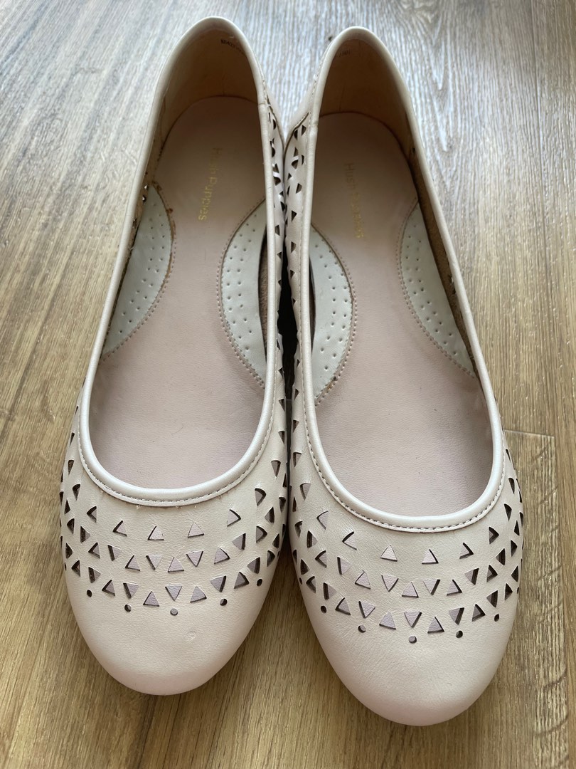 flats hush puppies