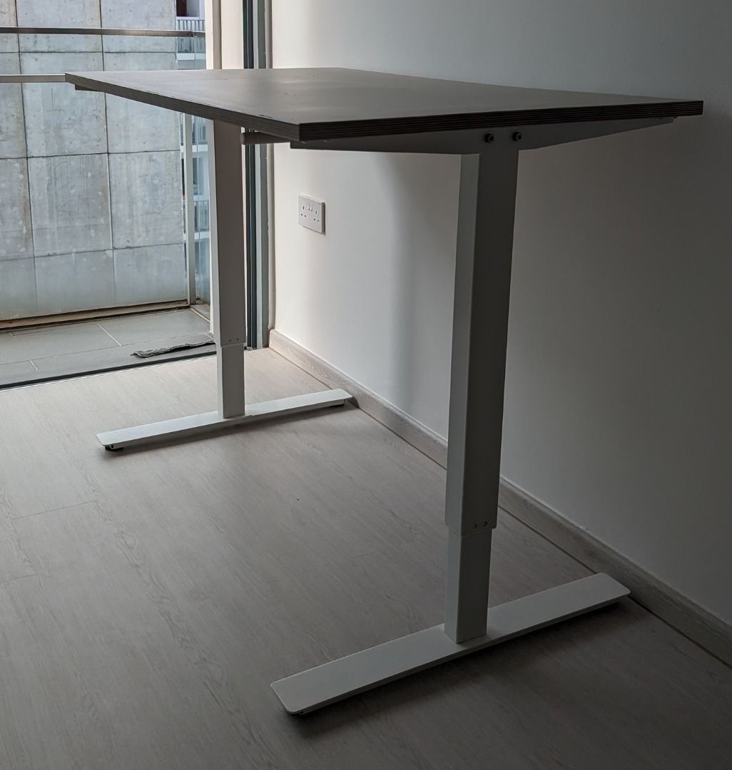 Ikea standing deals desk hand crank