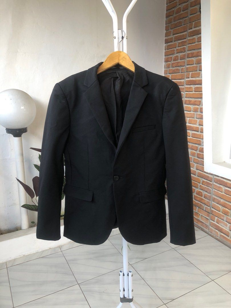 Jas Pria Hitam Slim Fit Black Suit Fesyen Pria Pakaian Atasan Di Carousell 5271