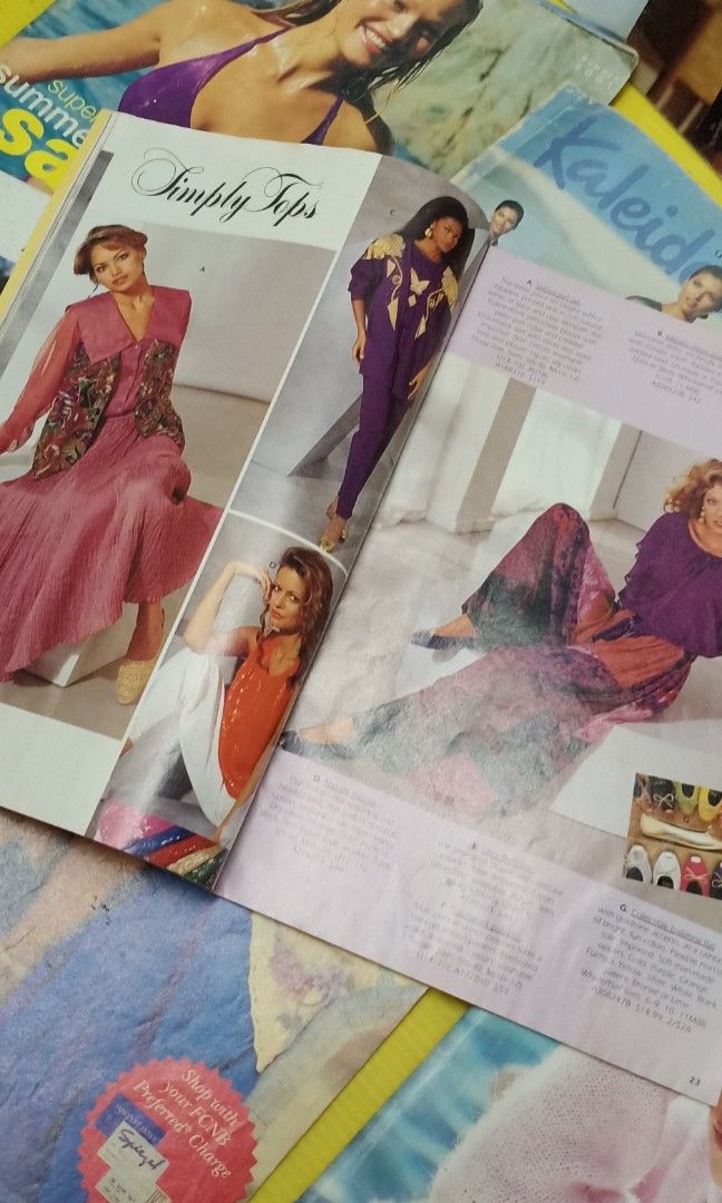 Katalog model baju, Buku & Alat Tulis, Majalah & Lainnya di Carousell