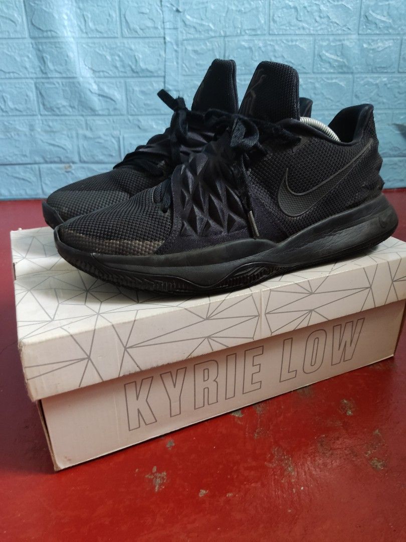 Kyrie 5 triple black store